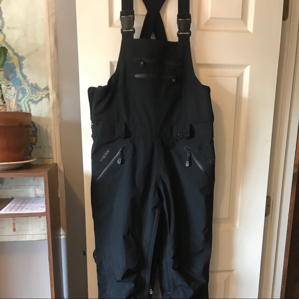 Women’s Volcom Gore-Tex ski/snowboard bibs